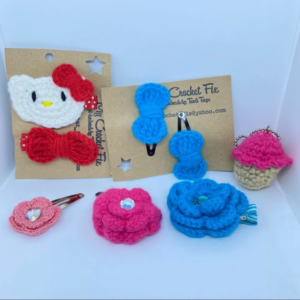 Handmade‎ crochet bow flower hello Kitty hairclips